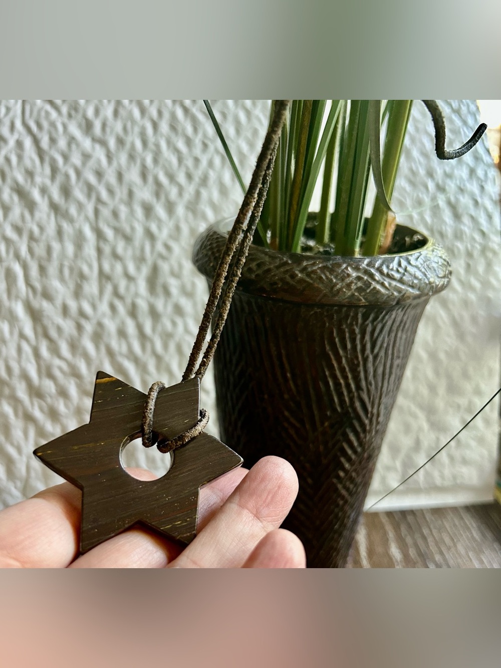 Pendant Stone Star Necklace w/rawhide